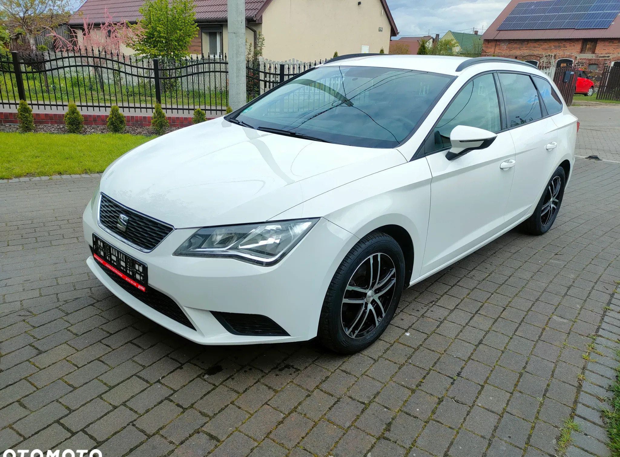 Seat Leon cena 36900 przebieg: 158000, rok produkcji 2014 z Sanok małe 352